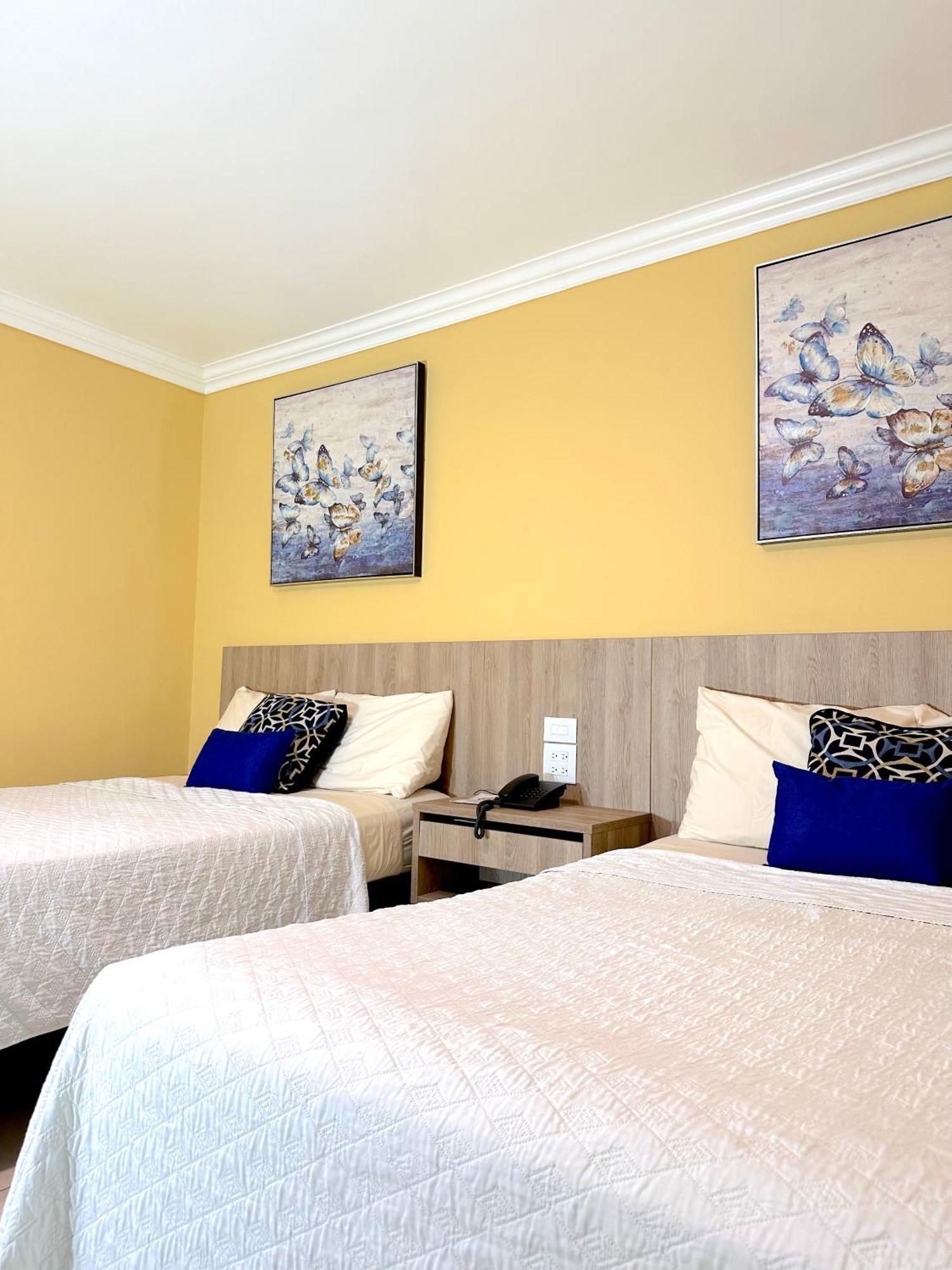 Hotel Andros Colon Exterior photo
